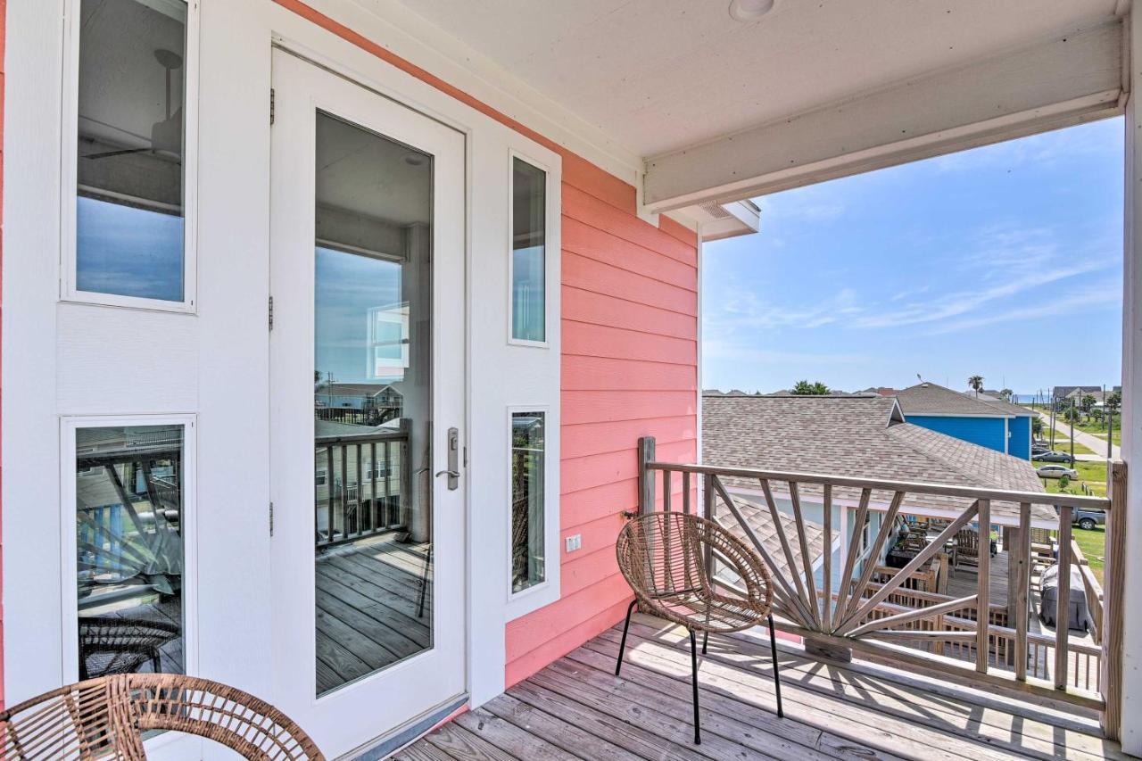 Chic Crystal Beach Escape With Deck - Walk To Beach! Bolivar Peninsula Kültér fotó
